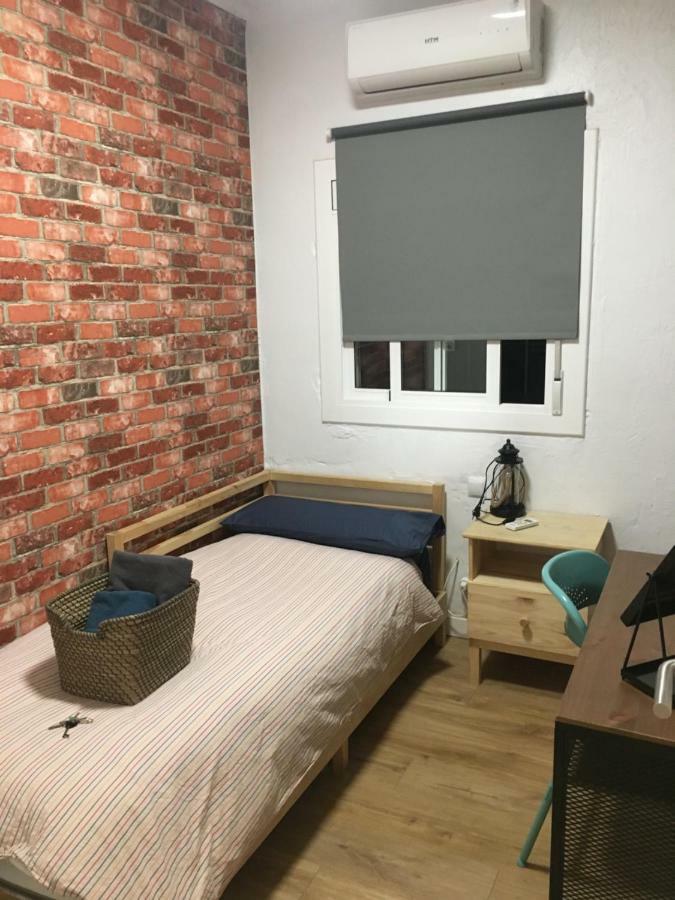 Guest house Practical Room: Barcelona-fira-airport
