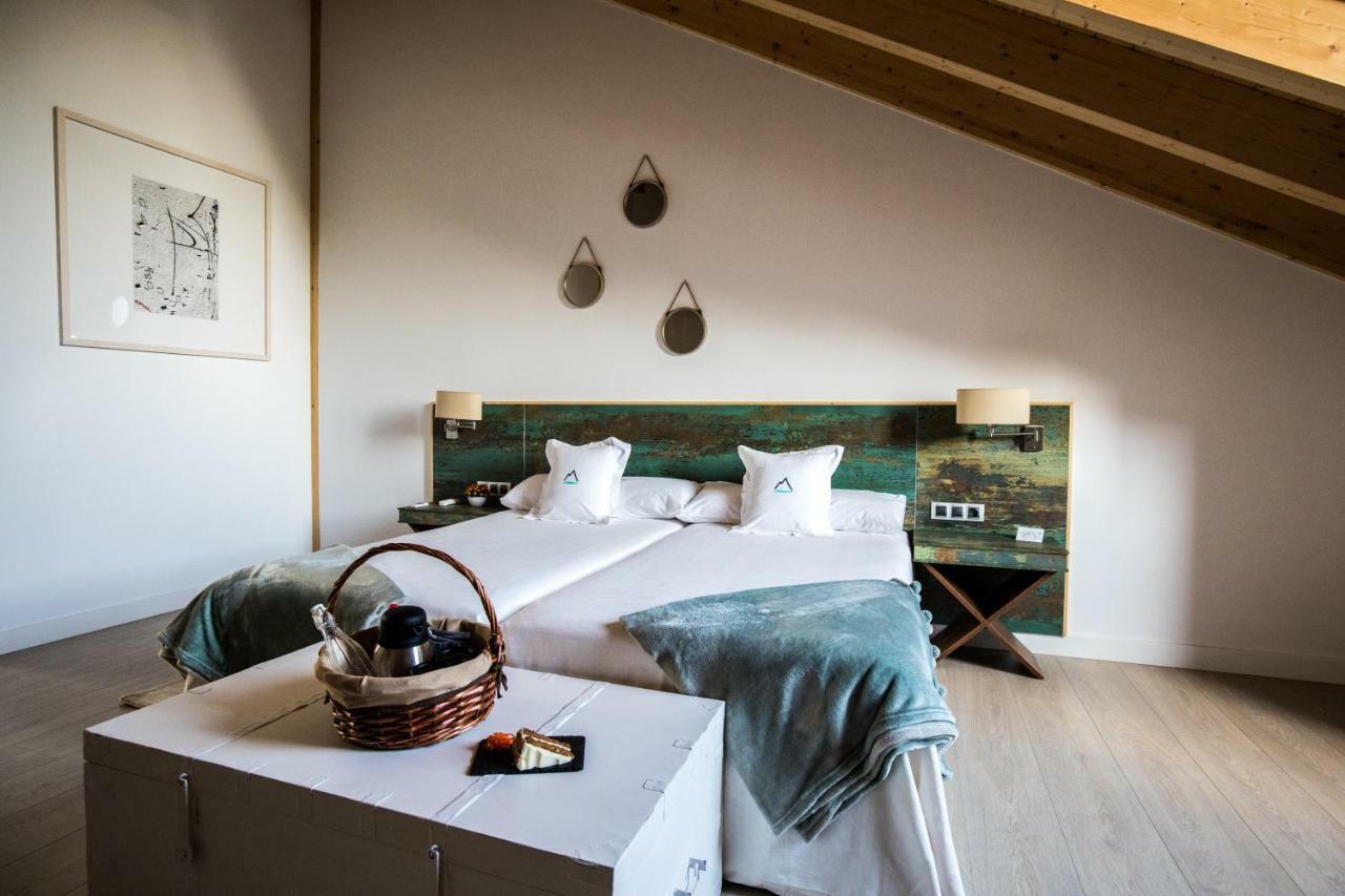 Hotel The Rock Suites &