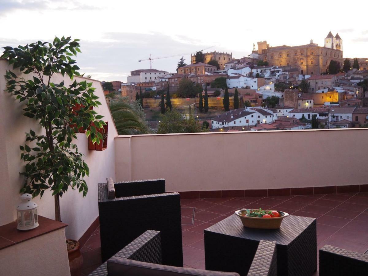 Apartamento Turístico. Azahar. Cáceres. *