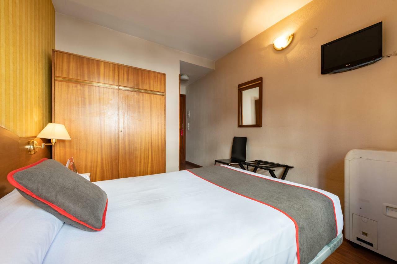 Hotel Oyo Francabel 3*