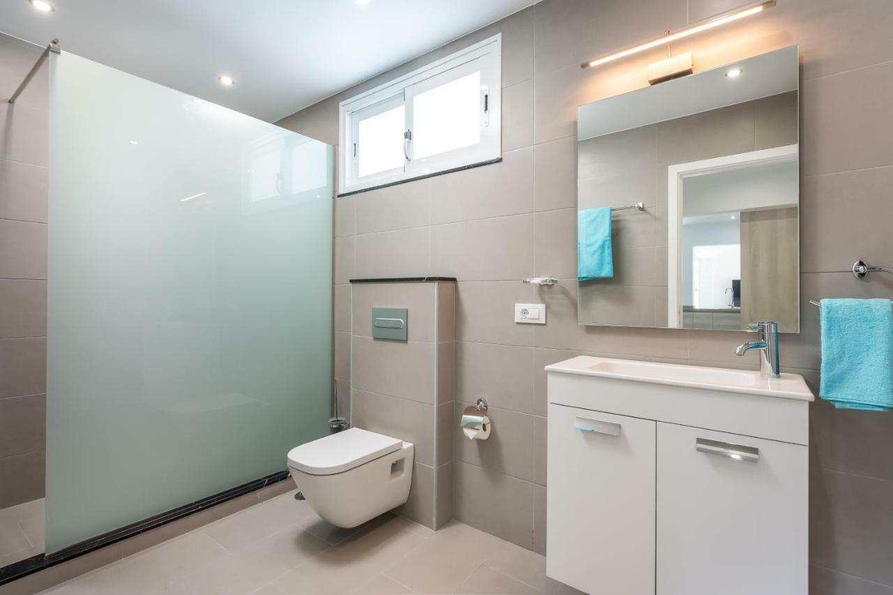 Luxurious 5* - 300m2 - Private Heated Pool - Garage - Wifi