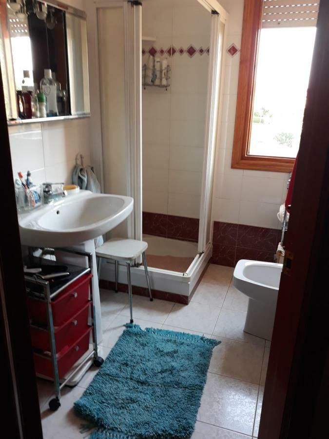 Preciosa Casa Independiente Con Piscina Cubierta Y Gran Jardin Privados