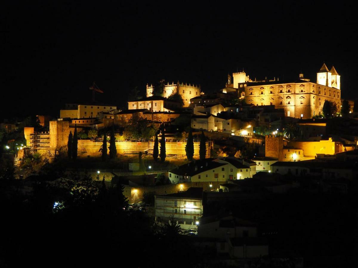 Apartamento Turístico. Azahar. Cáceres. Caces