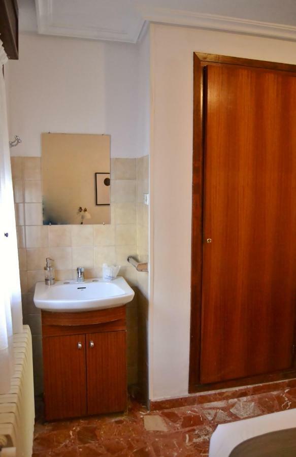 Tres Puentes Apartamentos&habitaciones Anguiano