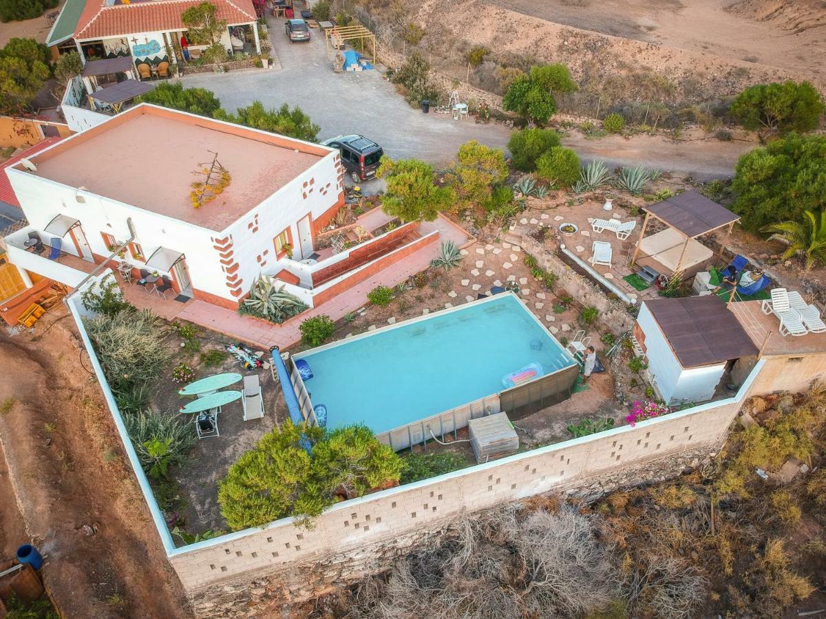 Kikiki House *