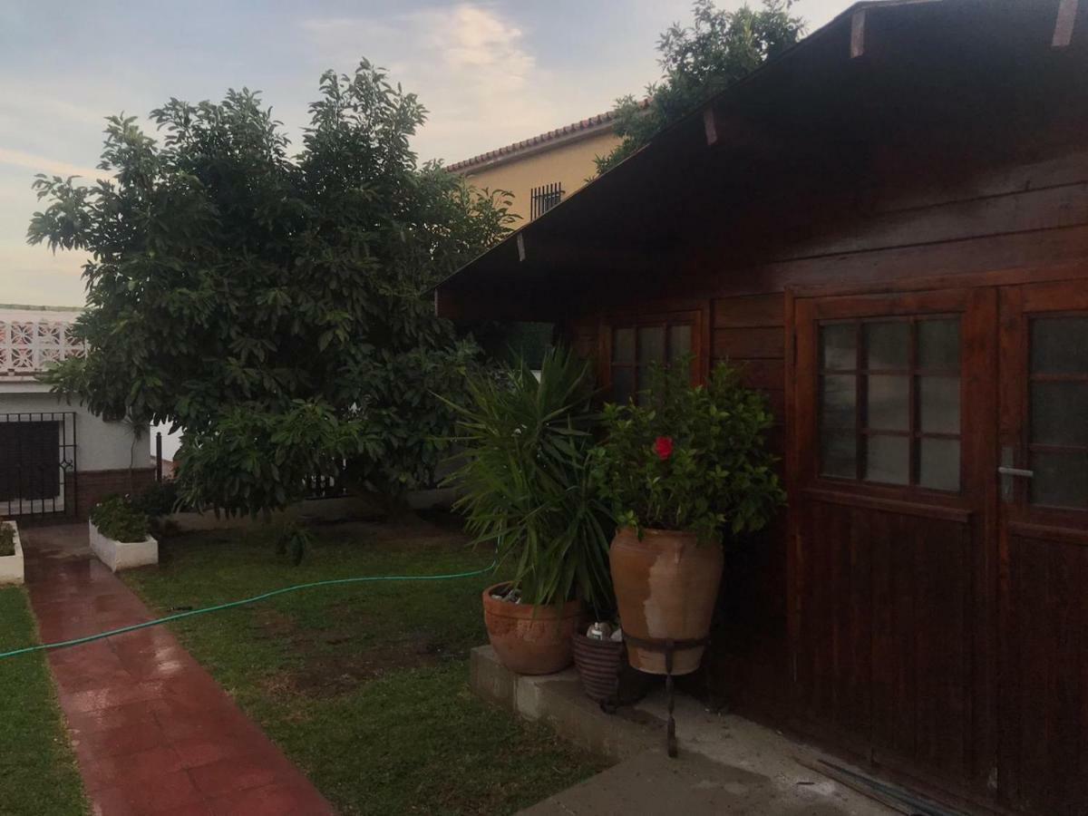 Bonito Chalet En La Cala Con Gran Jardín Privado