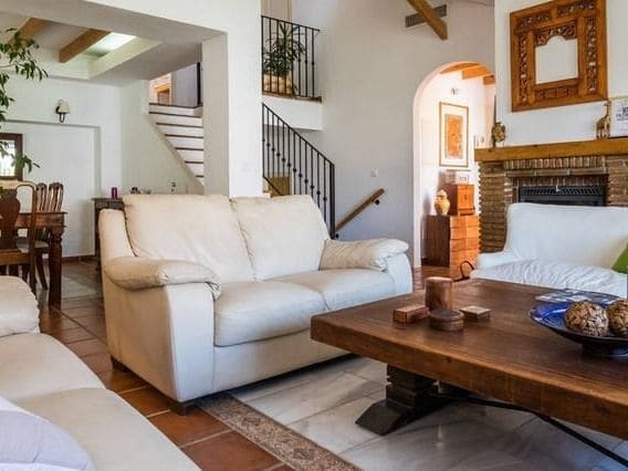 Bed & Breakfast At In Malaga & Solo Travellers