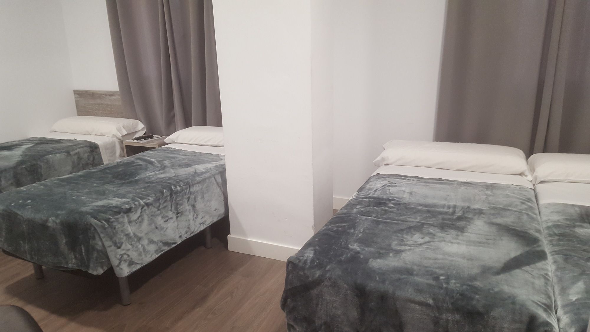 Deluxe & Guest house 2*