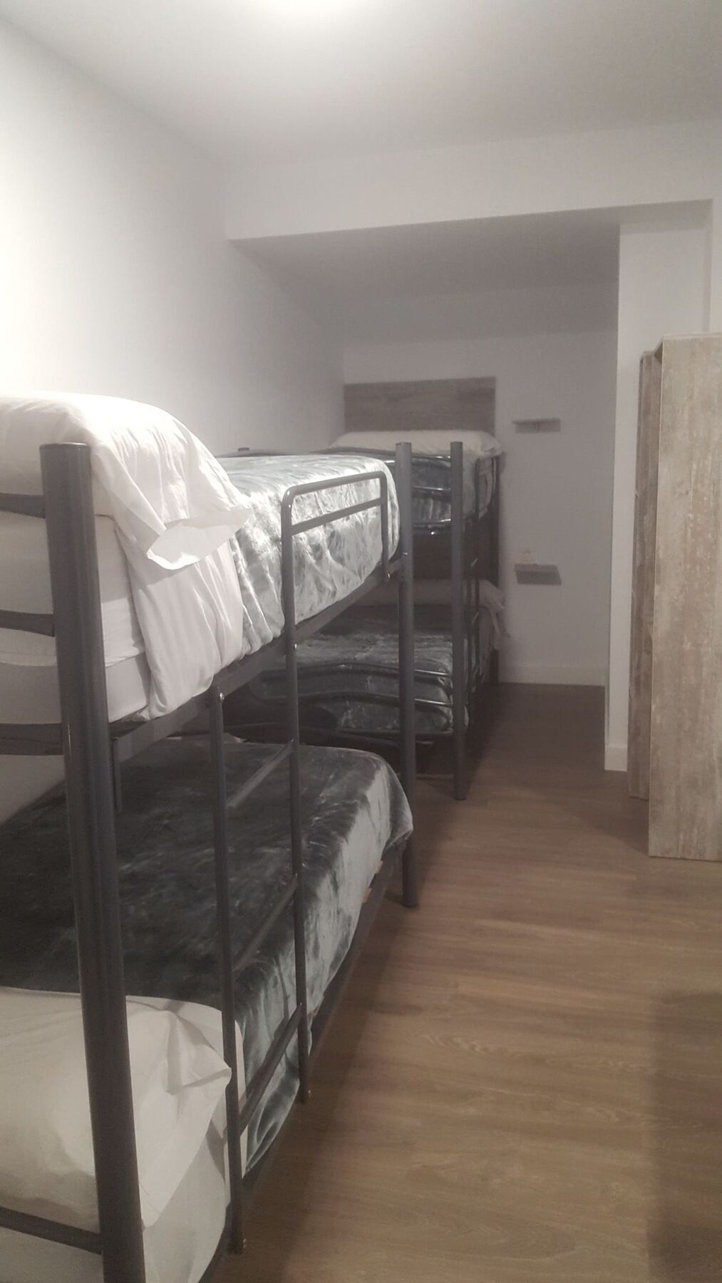 Deluxe & Guest house 2*