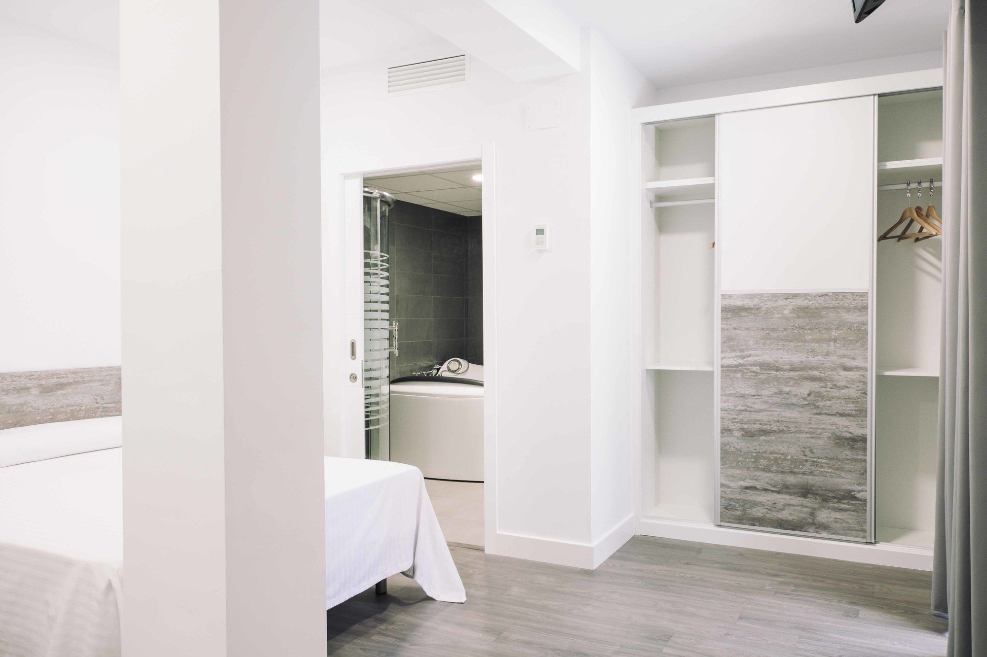 Deluxe & Guest house