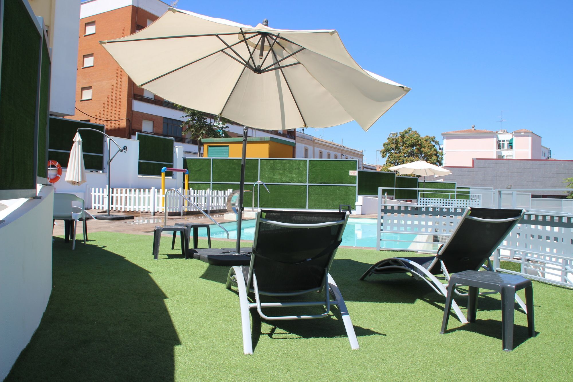 Guest house Deluxe &