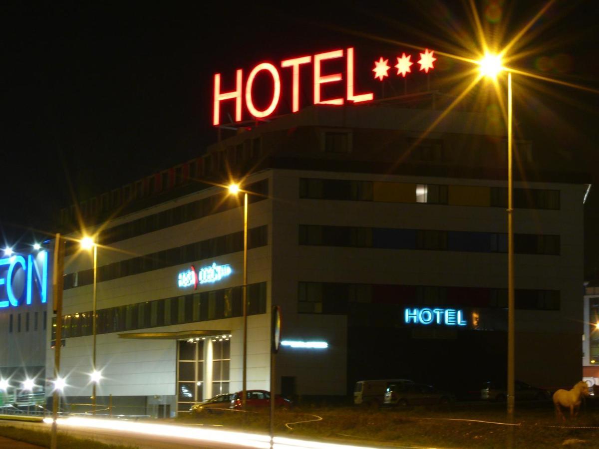 Odeon Hotel 4*