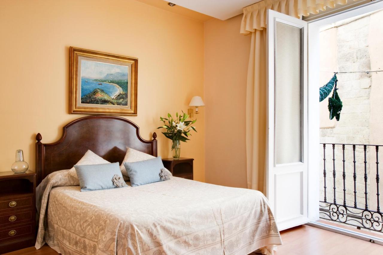 Roma Hotel 2*