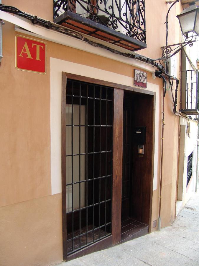 Apartment 1177