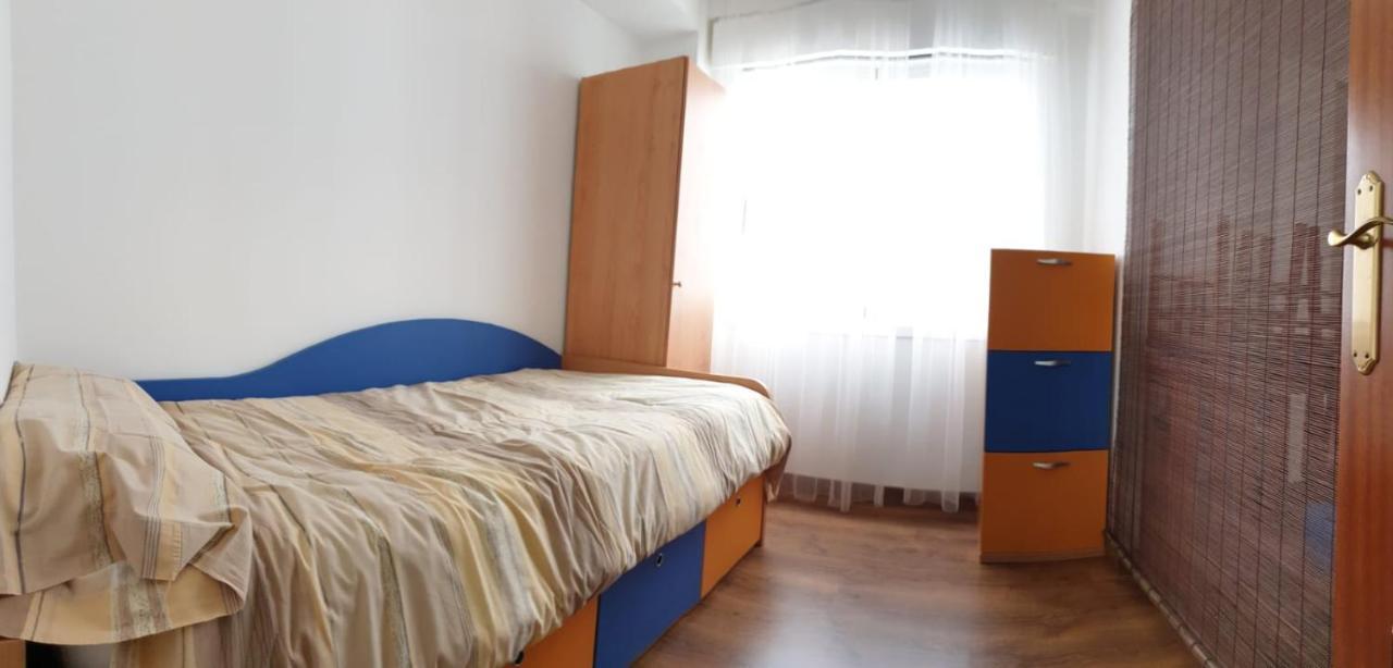 Ronda Nelle, 142 Apartamento 5 Min De La Playa De Riazor Apartamento *