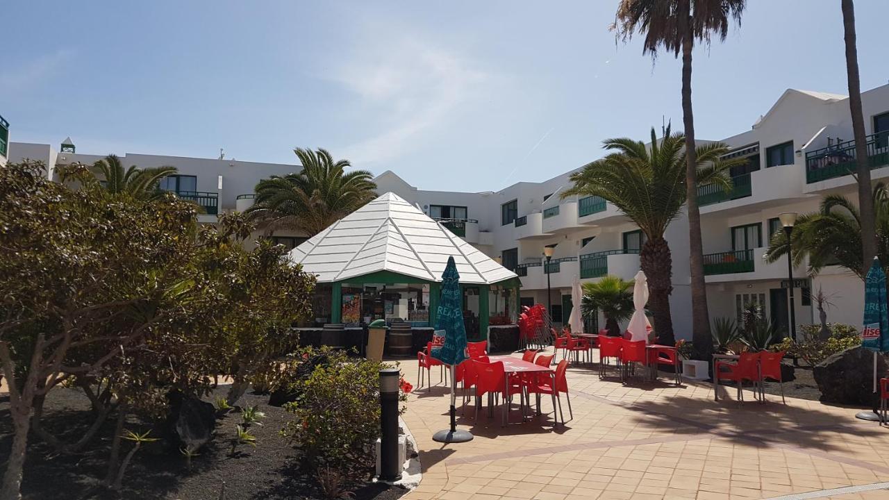 Lanzarote-beach-apartment, Cucharas Beach, -- 1 Minute Walk From Main Square, 35 Meters From Apartamento