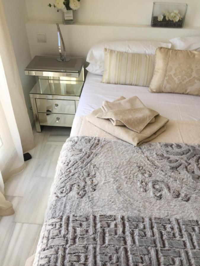 Apartment Alta Loma With Awesome Sea Views, Bbq, Sleeps 4, Wifi On Clc Site
