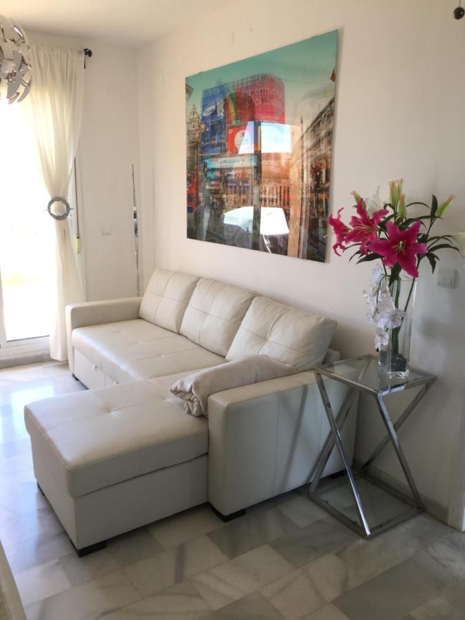 Alta Loma With Awesome Sea Views, Bbq, Sleeps 4, Wifi On Clc Site * Fuengirola
