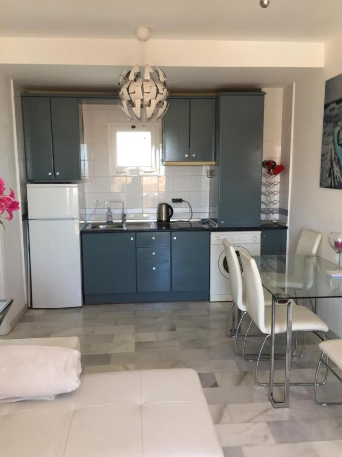 Apartment Alta Loma With Awesome Sea Views, Bbq, Sleeps 4, Wifi On Clc Site