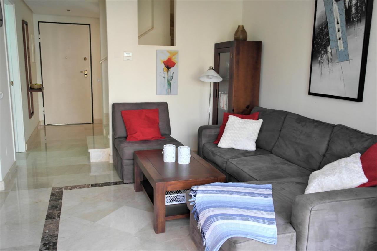 Сasa de vacaciones Townhouse Overlooking The Pool *