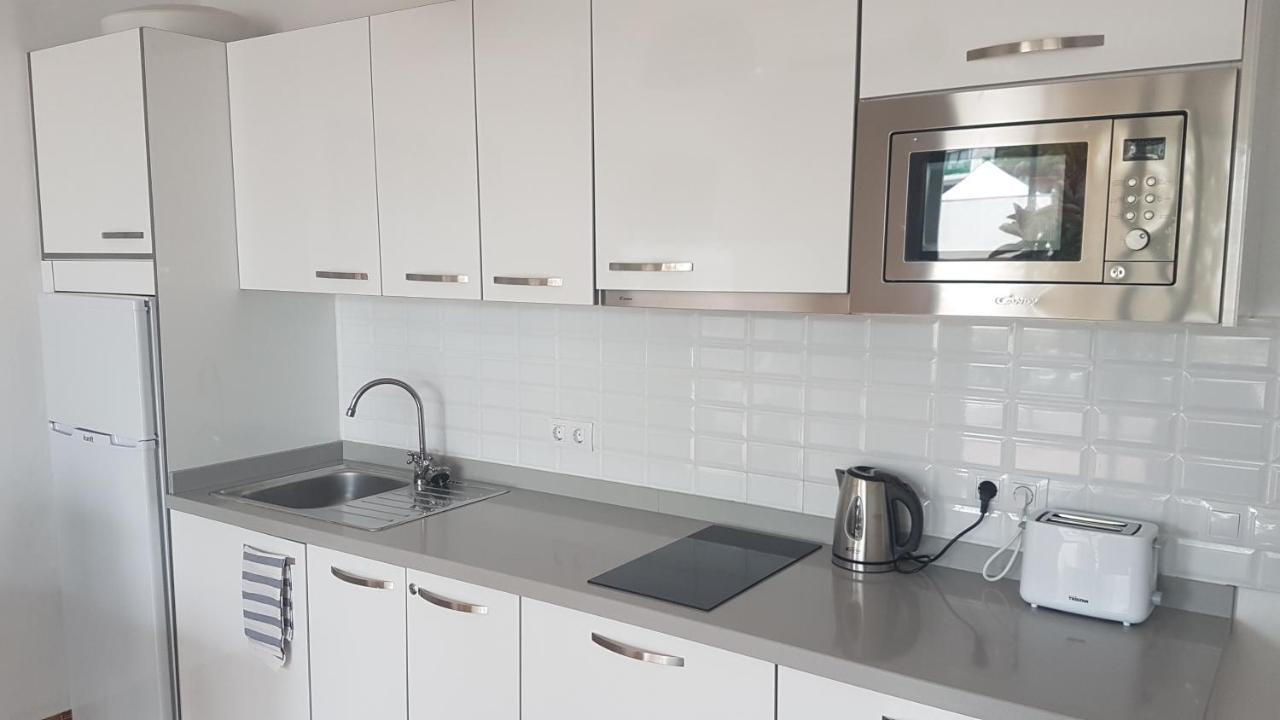 Lanzarote-beach-apartment, Cucharas Beach, -- 1 Minute Walk From Main Square, 35 Meters From Apartamento *