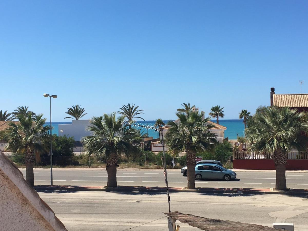 Flat With Sea Views 200m From The