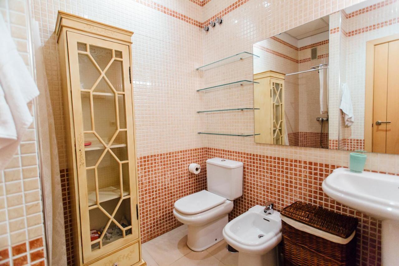 Bright And Central- 2bd 1bth- Malhara Apartment Seville