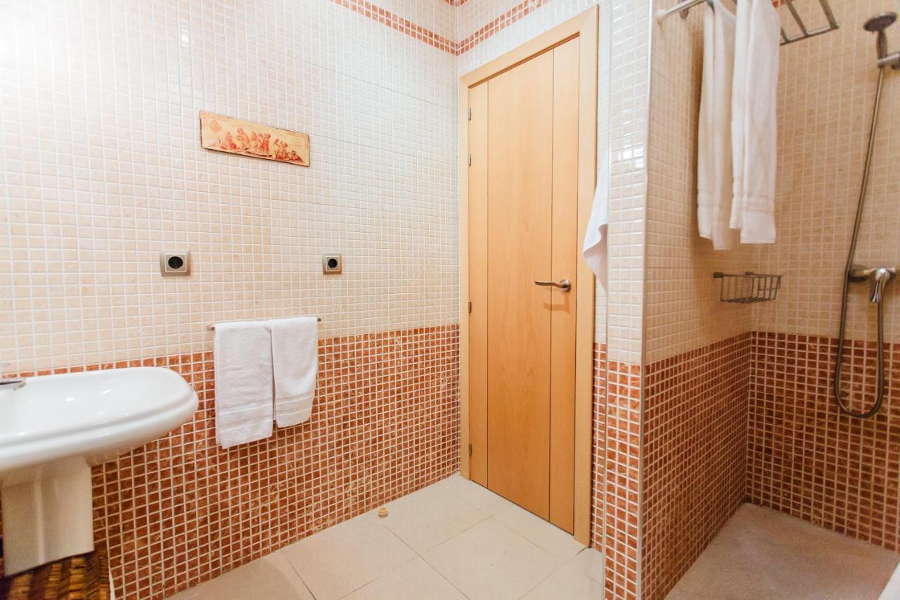 Bright And Central- 2bd 1bth- Malhara * Seville