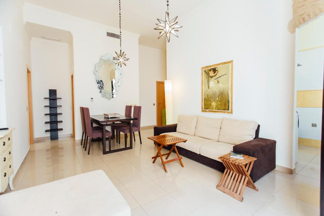 Bright And Central- 2bd 1bth- Malhara * Seville