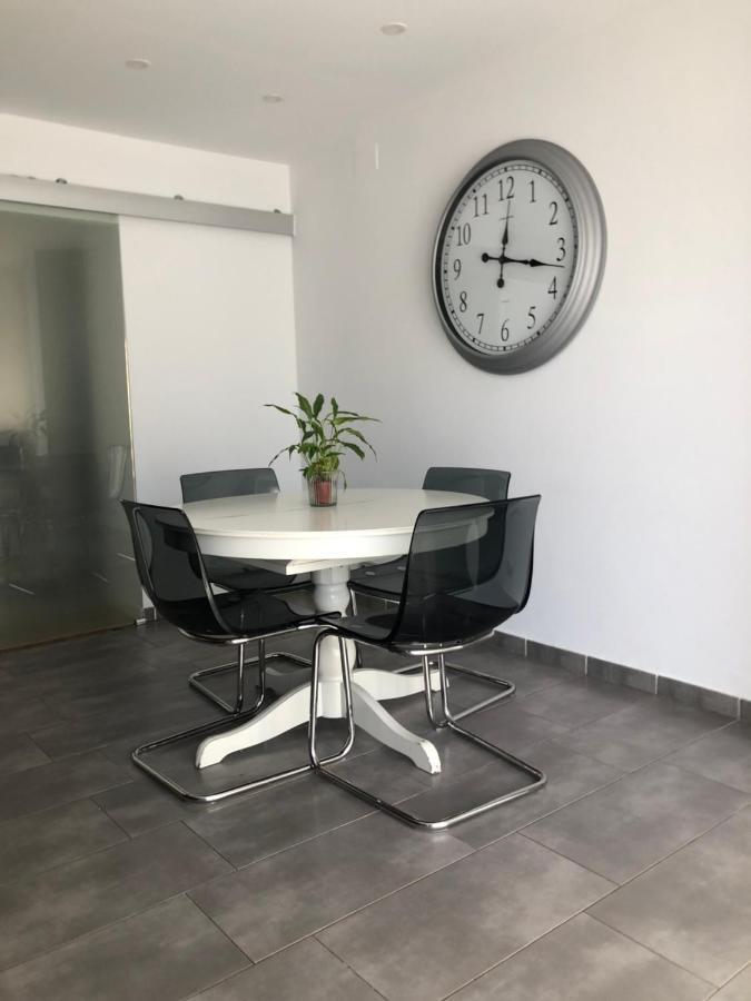 Moderna Casa Con Calefacción, Wifi, Barbacoa, Jardines Y Piscina Comunitaria Сasa de vacaciones