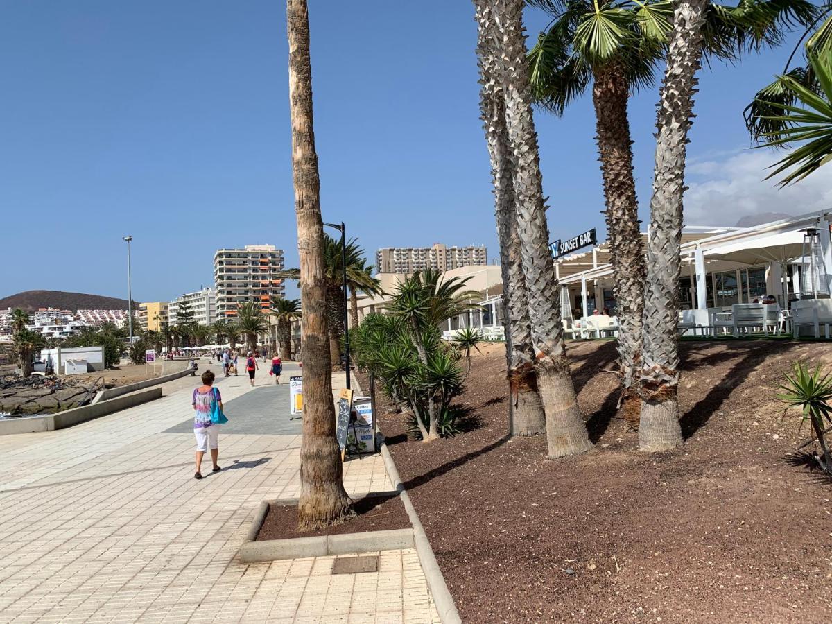 138 Los Angeles, Los Cristianos Close To The Ocean