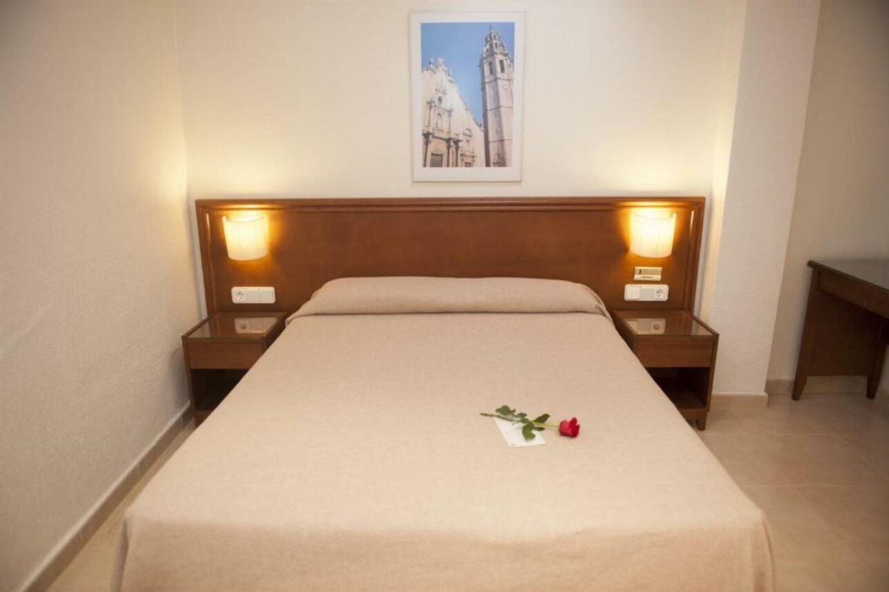 Aparthotel Lloyds Club 3*