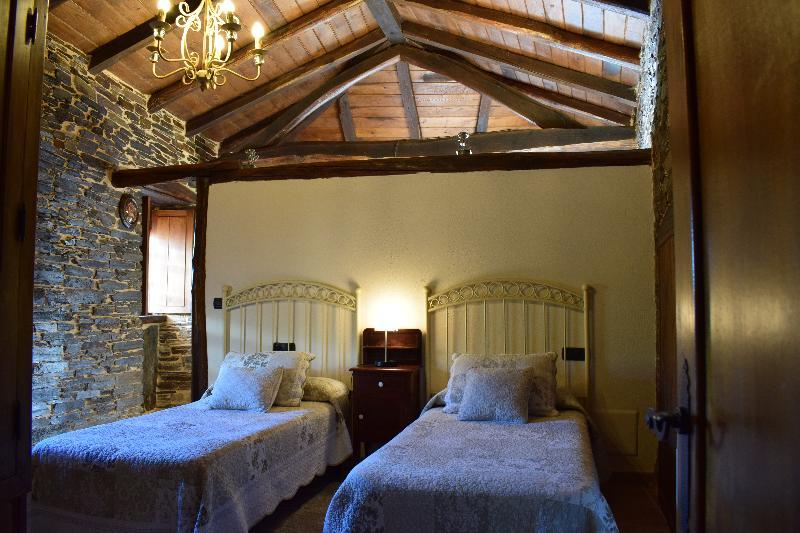 Casas De Outeiro * Samos