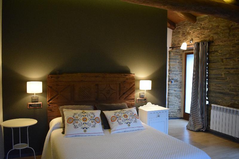 Casas De Outeiro *