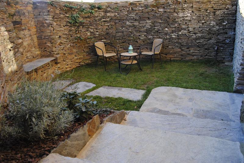 Casas De Outeiro