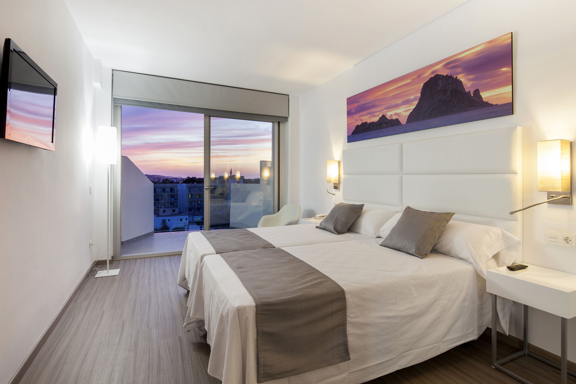 Axel Ibiza - Adults Only Apartahotel