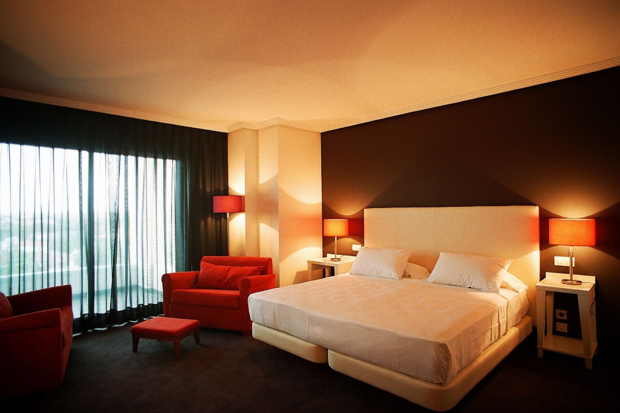 Hotel Balneario Playa De Comarruga 4*