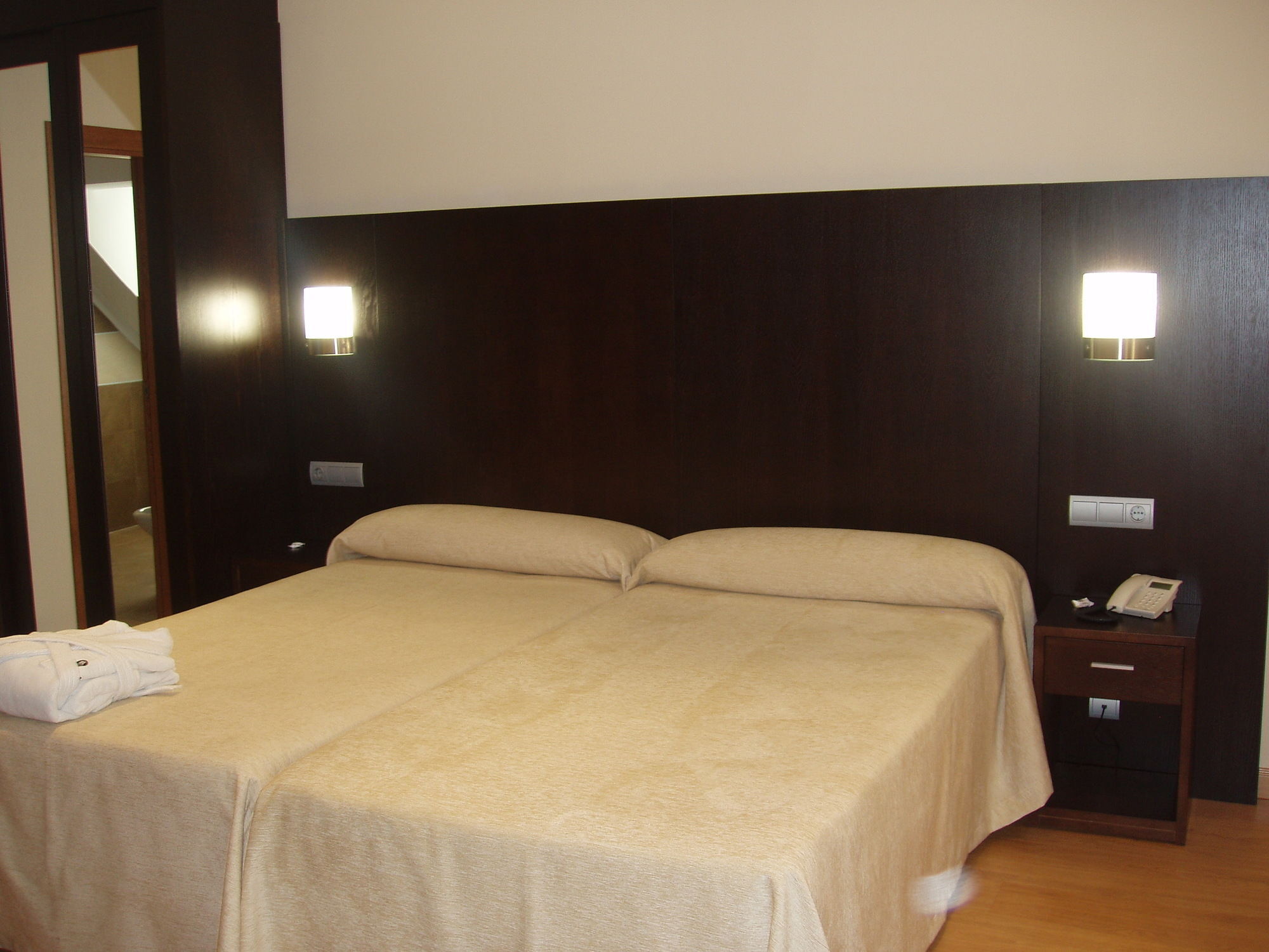 44 Hotel