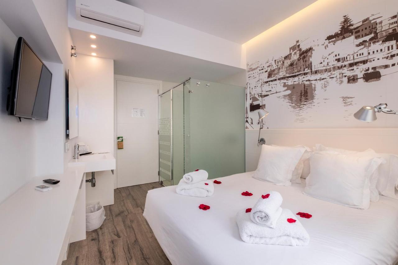 Abril 37 Hotel 3*