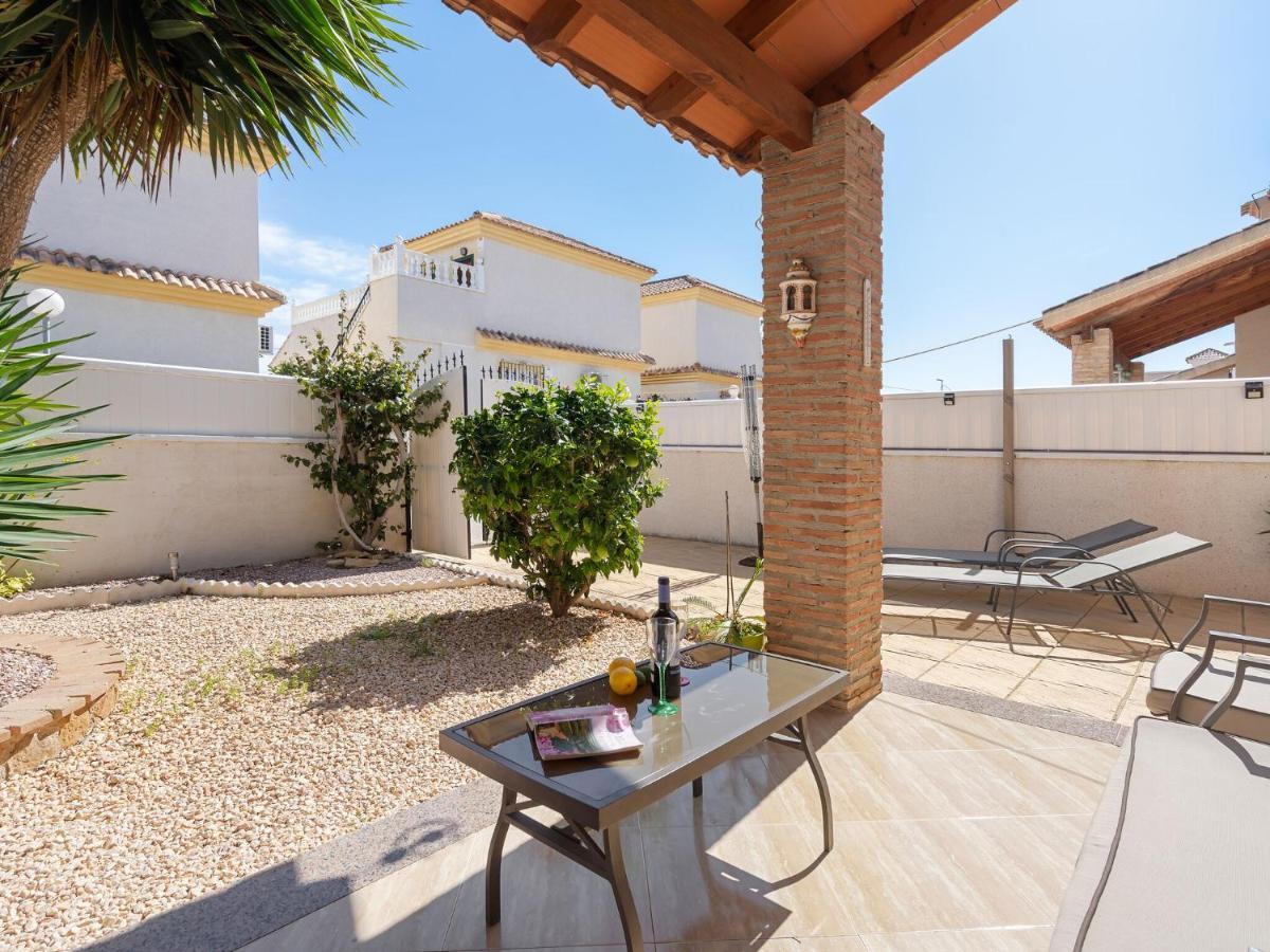 Belvilla By Oyo Casa Crispin