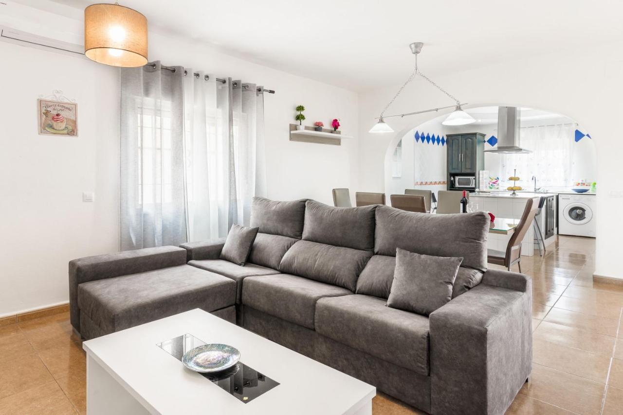 Сasa de vacaciones Casa Familiar La Lobita 2 *