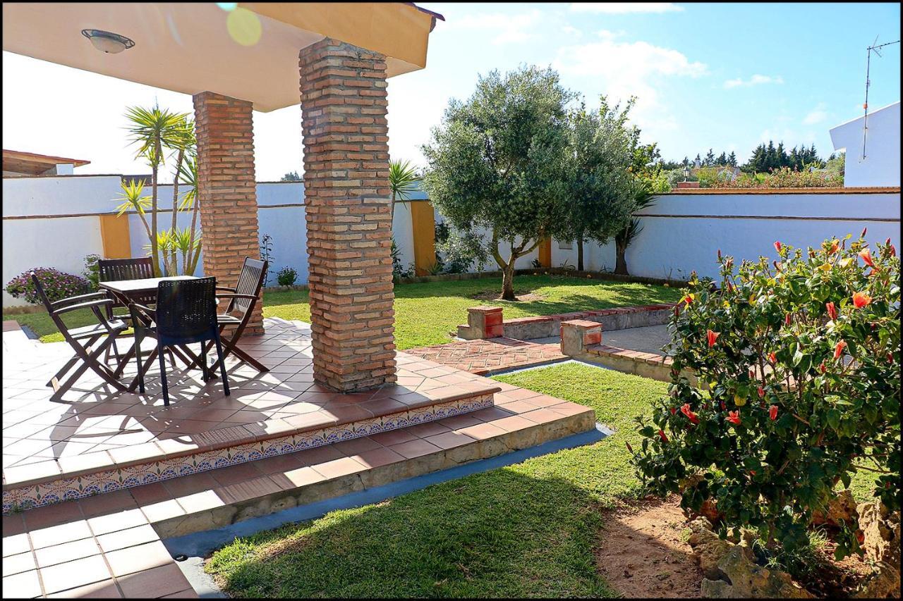 Chalet Con Piscina En Roche Viejo *