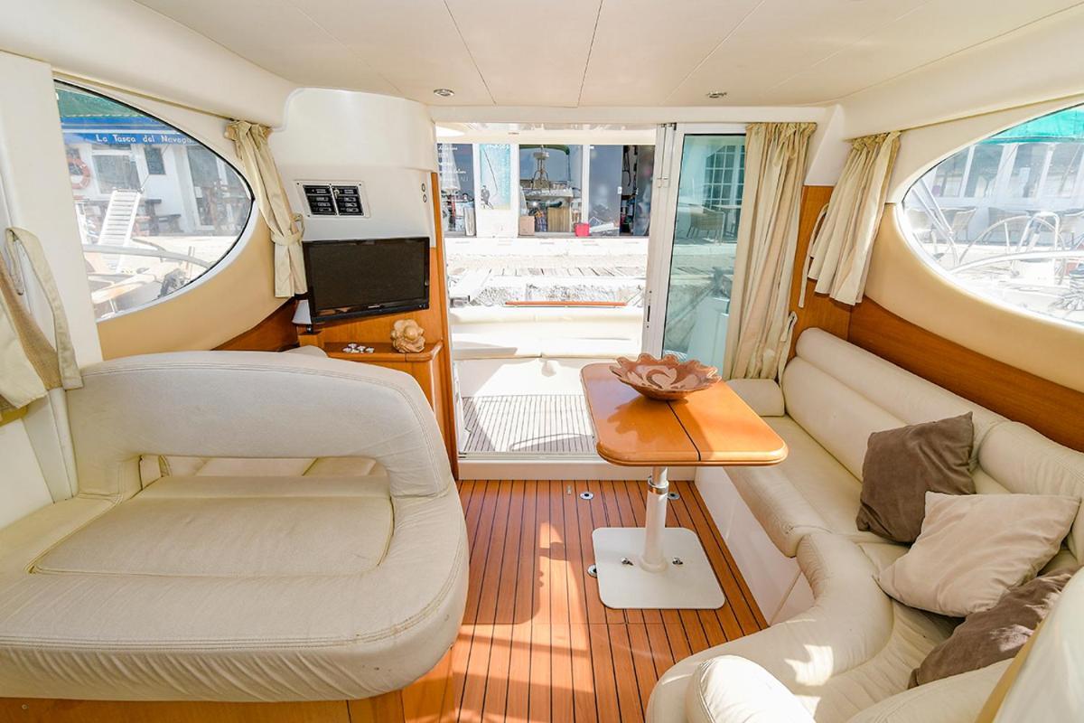Yate 32 Pies Jeanneau