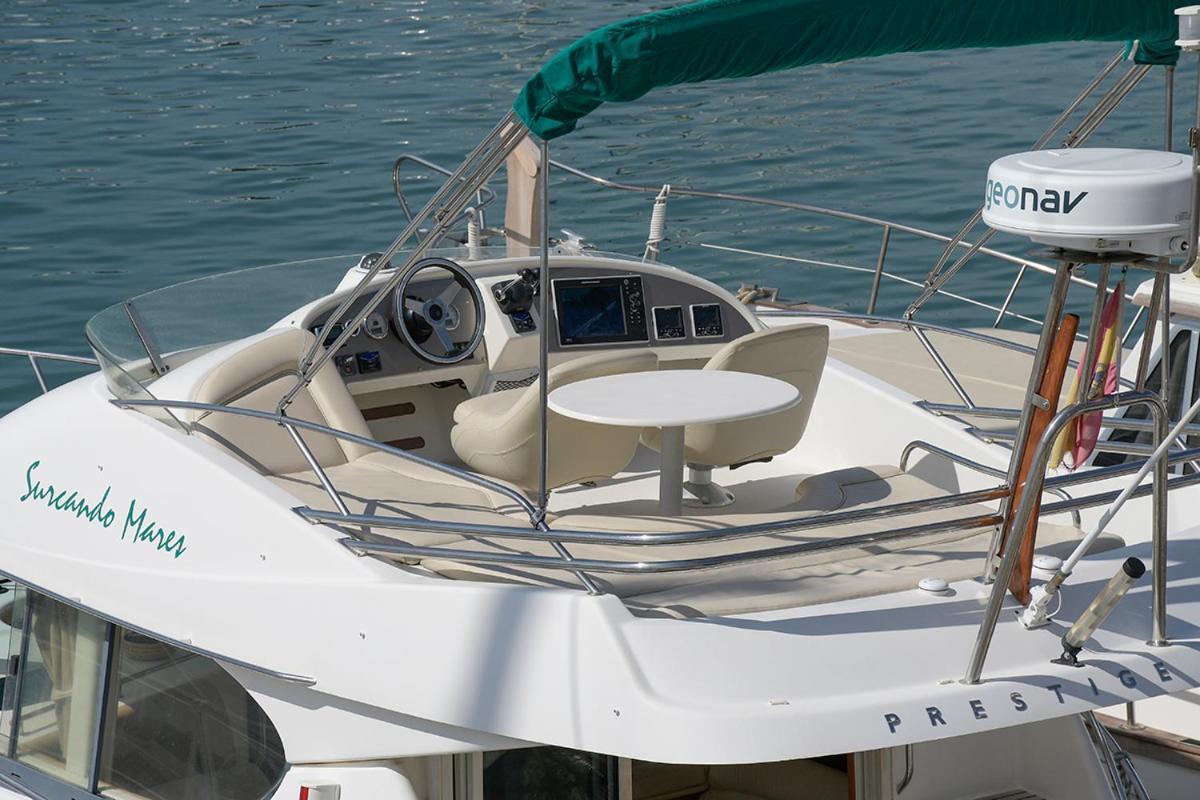 Hotel en barco Yate 32 Pies Jeanneau