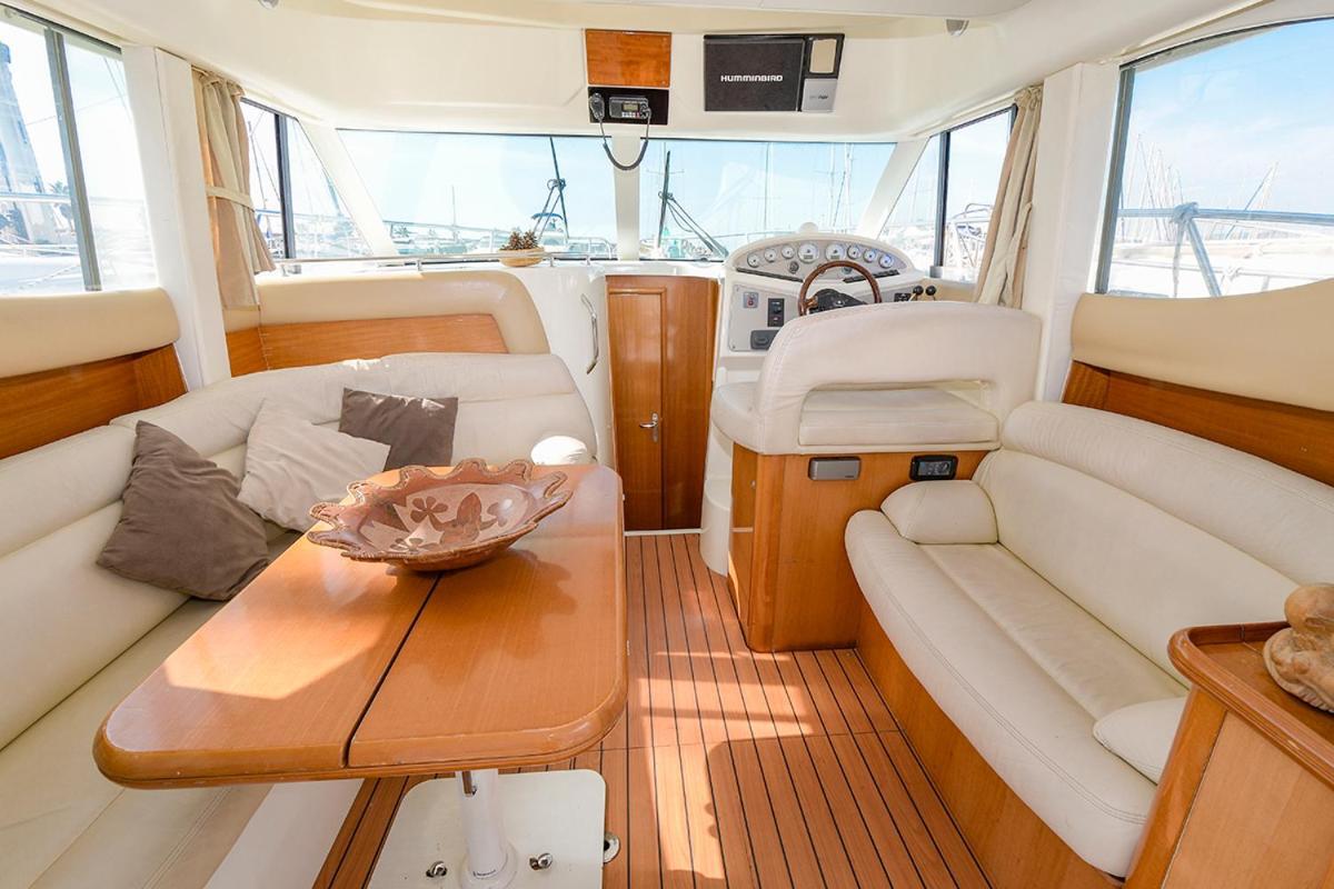 Yate 32 Pies Jeanneau Sitges