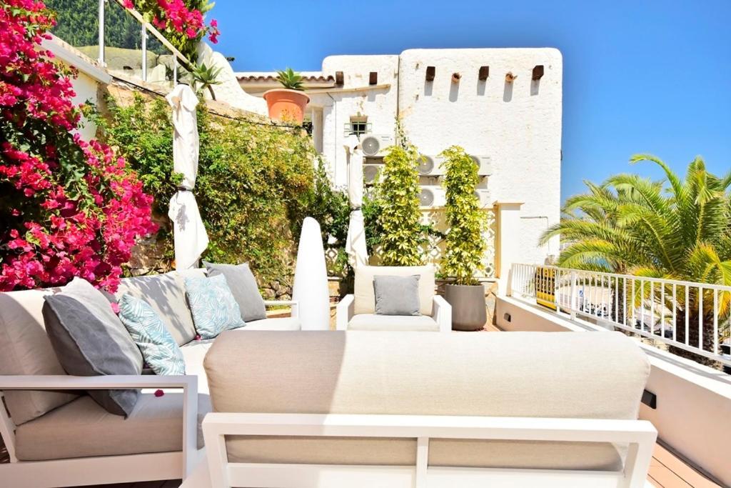 Apartment 70sqm Private Terrace In Front Of The Sea & 107sqm Brand New *