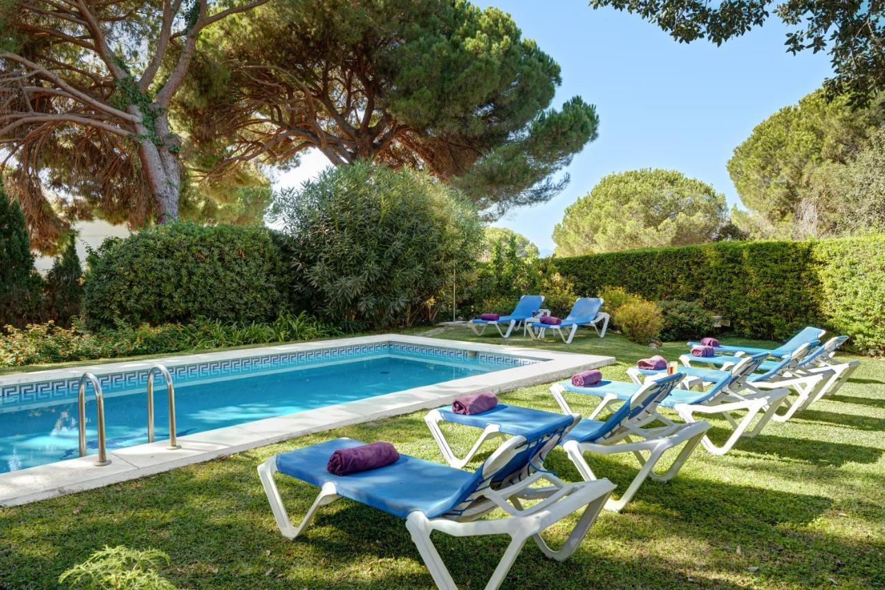 Villa With Private Pool And Garden In Marbella