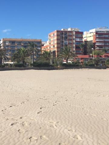Apartamento Charming Beachfront Apartment/ Encantador Apartamento Frente Al Mar