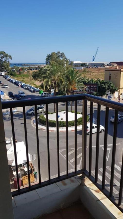 Charming Beachfront Apartment/ Encantador Apartamento Frente Al Mar *