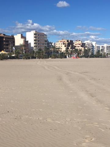 Un Impresionante Apartamento Cerca De La Playa/an Impressive Near The Beach. Apartment *
